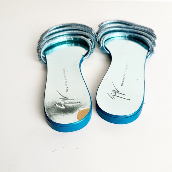 Giuseppe Zanotti
Iride crystal-embellished slides in metallic blue size 37.5 - Picture 5 of 7